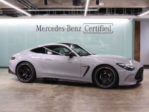 Mercedes-AMG GT63 4MATIC+ / AMGパフォーマンスパッケージ・AMGカーボンパッケージ・可倒式リアシート・ナッパレザー・Brumester®ハイエンド3Dサラウンドサウンドシステム・パノラミックルーフ・21インチAMGアルミホイール （アルペングレー）　