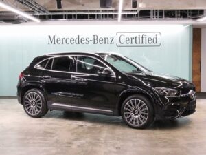 GLA200d 4MATIC / AMGラインパッケージ・AMGレザーエクスクルーシブパッケージ・パノラミックスライディングルーフ （コスモスブラック）