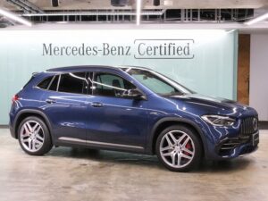 Mercedes-AMG GLA45S 4MATIC+ / アドバンスドパッケージ・AMGパフォーマンスパッケージ・パノラミックスライディングルーフ （デニムブルー）